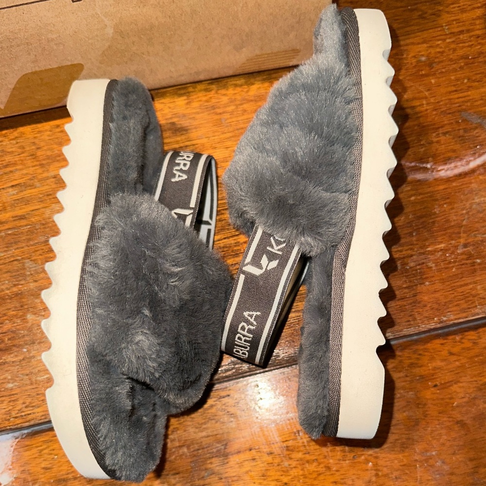 Kids koolaburra slides size 12 - Picture 3 of 7